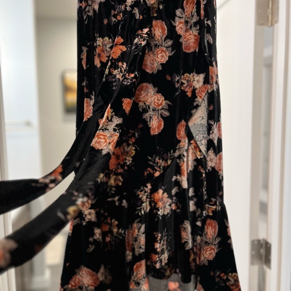 Cottage core/ boho velour floral skirt and top set. - Picture 4 of 7